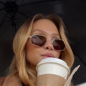 VEHLA eyewear piper style with choc lenses. NEVER WORN too expensive to return.